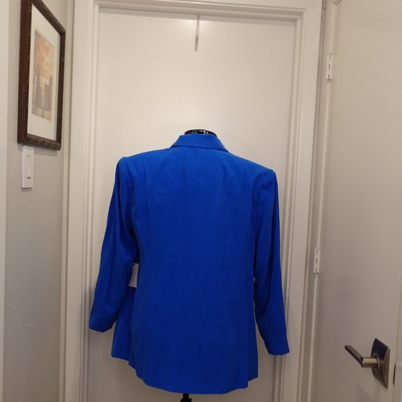 Business Blazer - Picture 2 of 3